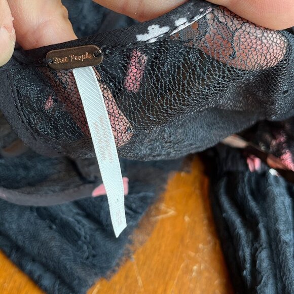 Free People Cropped Semi Sheer Lace Top Women M Floral Whimsygoth Dark Romantic - Picture 8 of 14